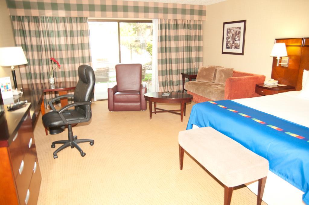 The Hotel Fresno Luaran gambar