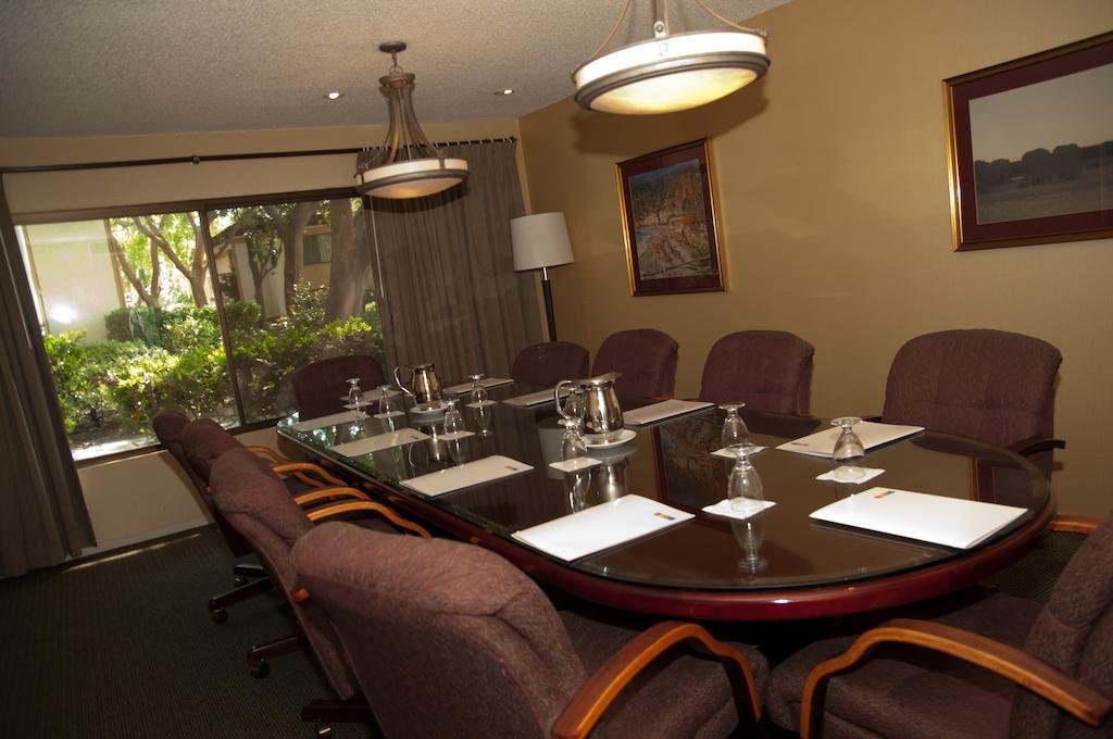 The Hotel Fresno Luaran gambar