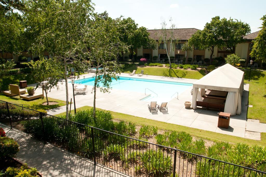 The Hotel Fresno Luaran gambar