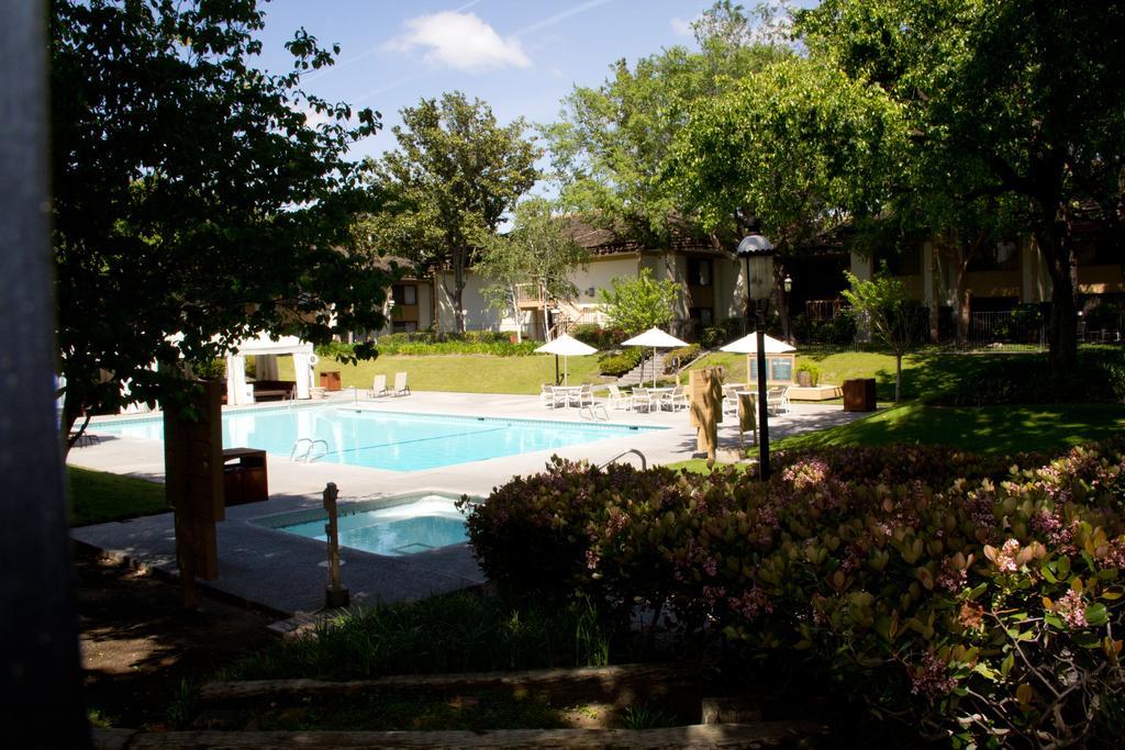 The Hotel Fresno Luaran gambar