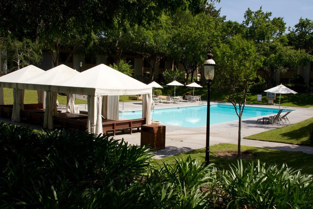 The Hotel Fresno Luaran gambar