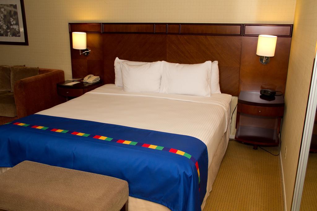 The Hotel Fresno Luaran gambar