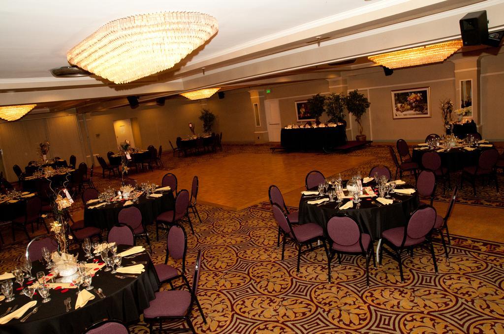The Hotel Fresno Luaran gambar