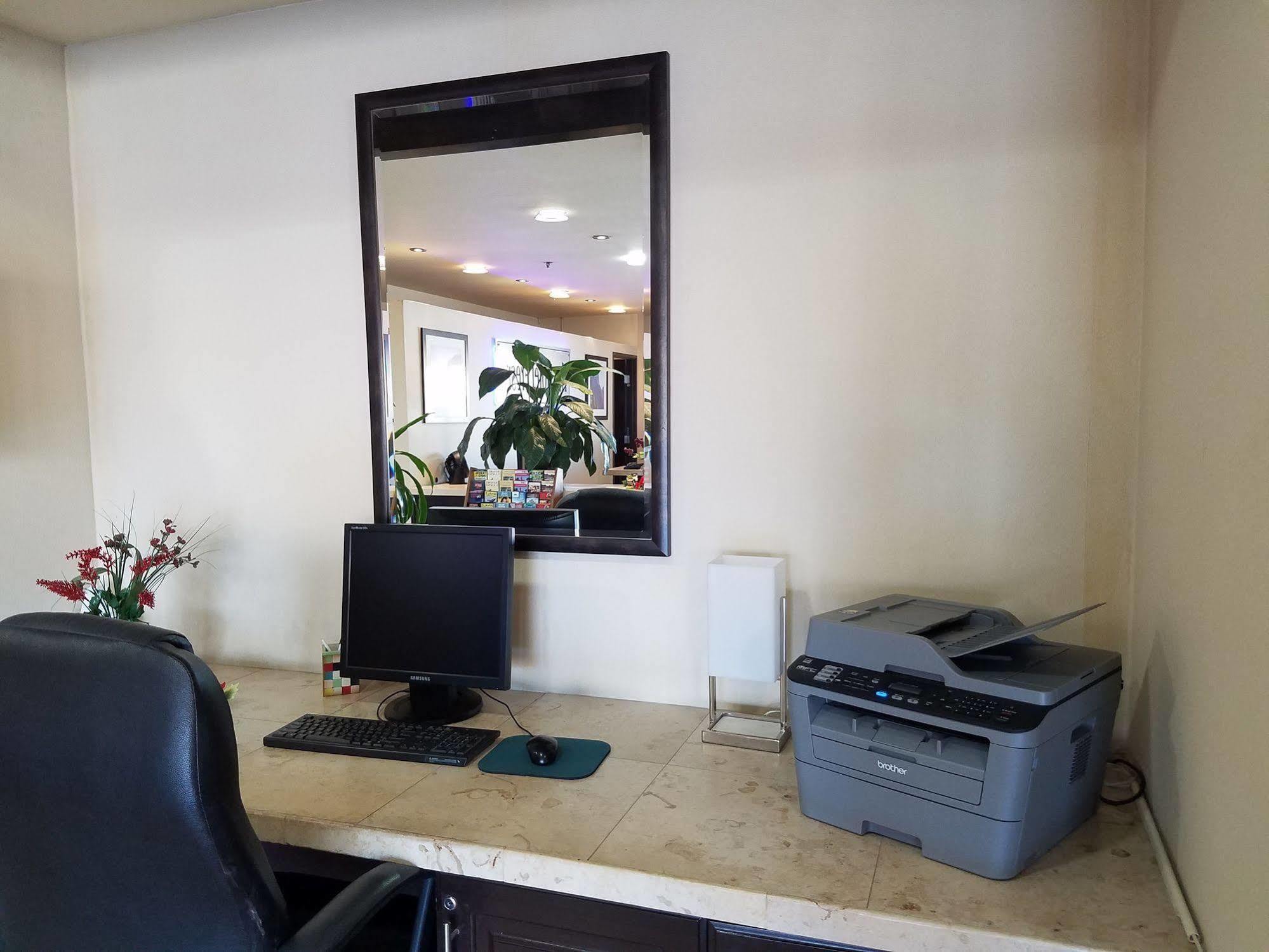 The Hotel Fresno Luaran gambar